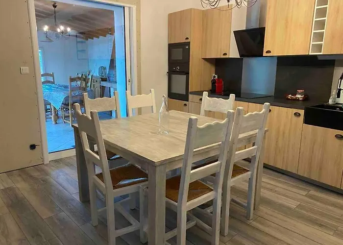Grande Maison Avec Vue Sur Les Cevennes Hébergement de vacances